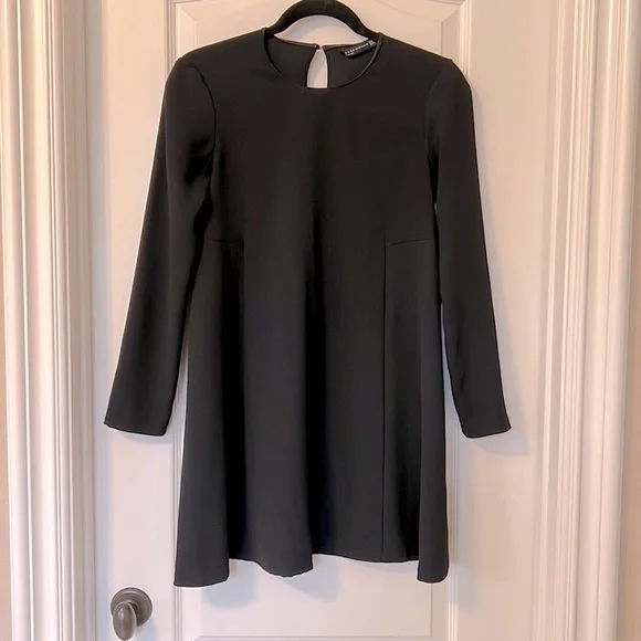 Zara Black Long Sleeve Crepe Shift Dress with Keyhole Back - Picture 8 of 12